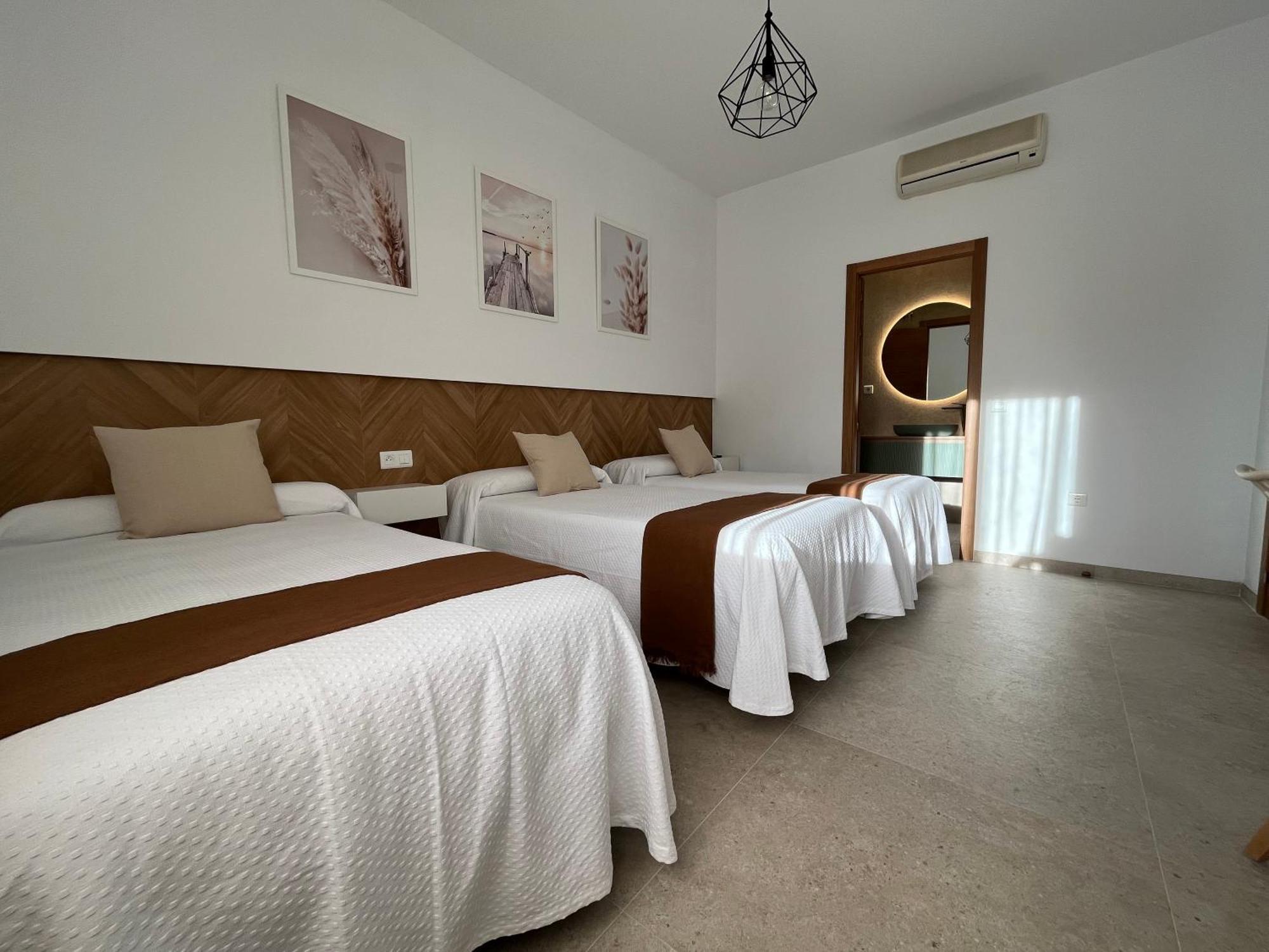 Hostal Parador De Los Llanos Torreorgaz المظهر الخارجي الصورة