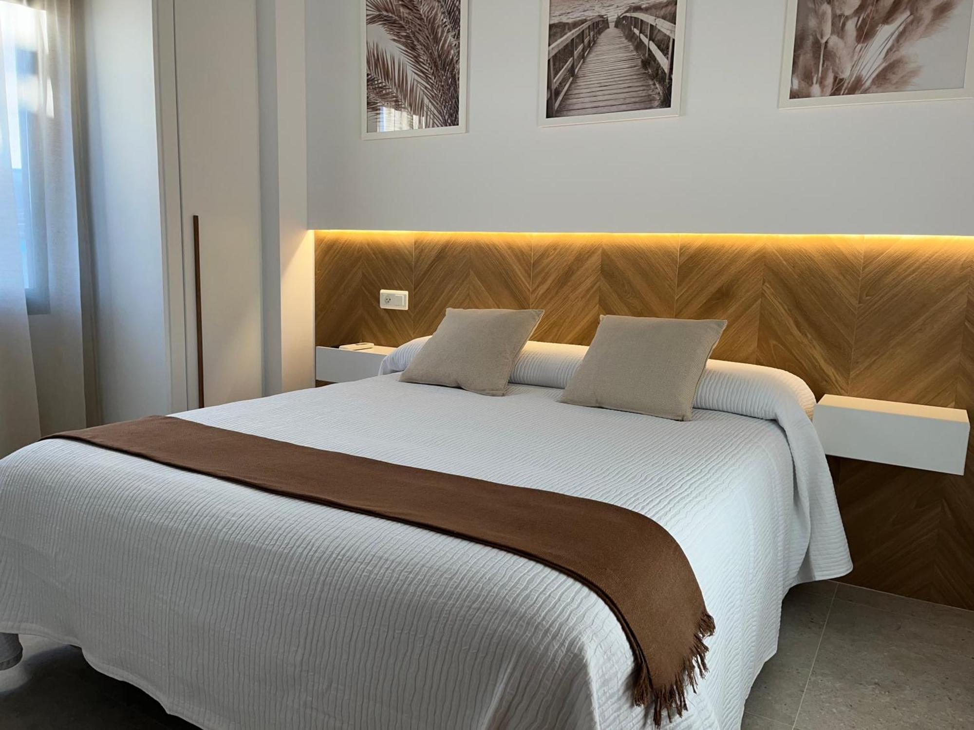 Hostal Parador De Los Llanos Torreorgaz المظهر الخارجي الصورة