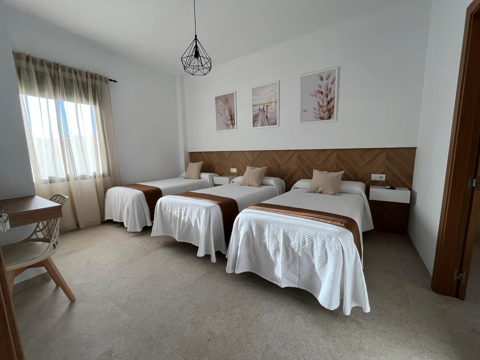 Hostal Parador De Los Llanos Torreorgaz المظهر الخارجي الصورة