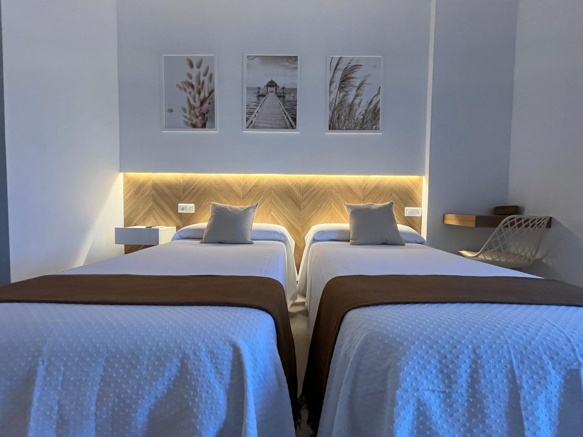 Hostal Parador De Los Llanos Torreorgaz المظهر الخارجي الصورة