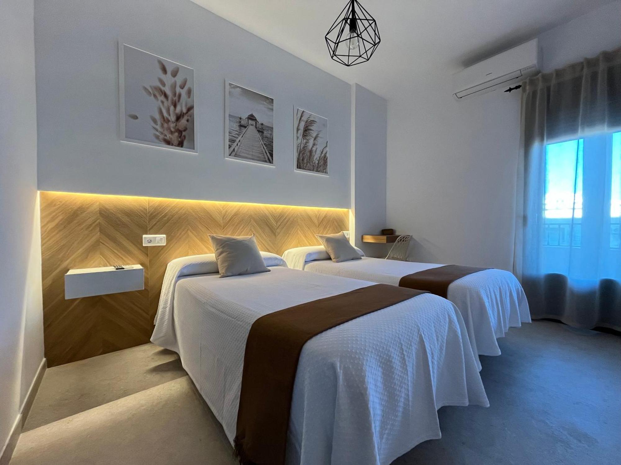 Hostal Parador De Los Llanos Torreorgaz المظهر الخارجي الصورة