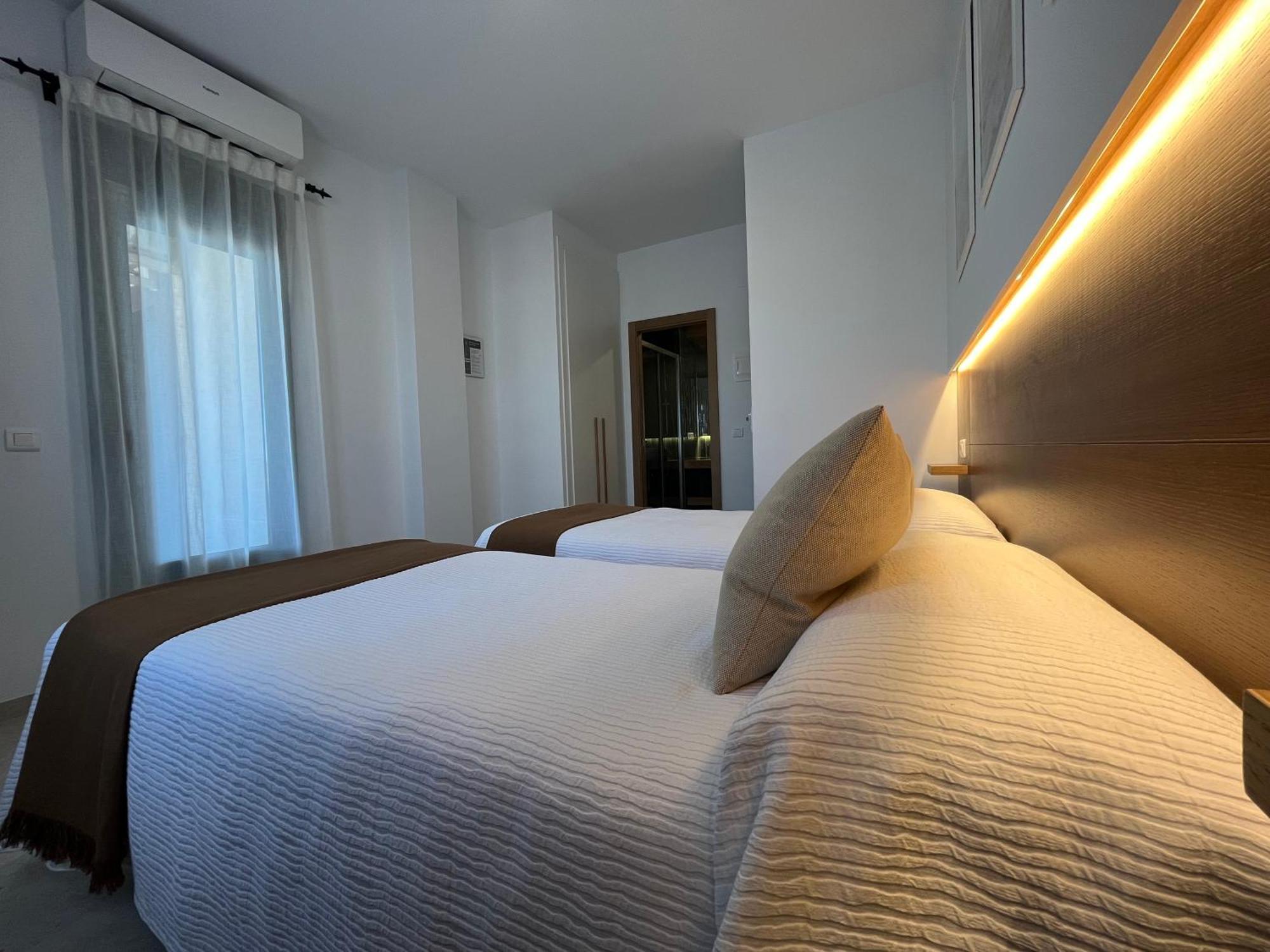 Hostal Parador De Los Llanos Torreorgaz المظهر الخارجي الصورة